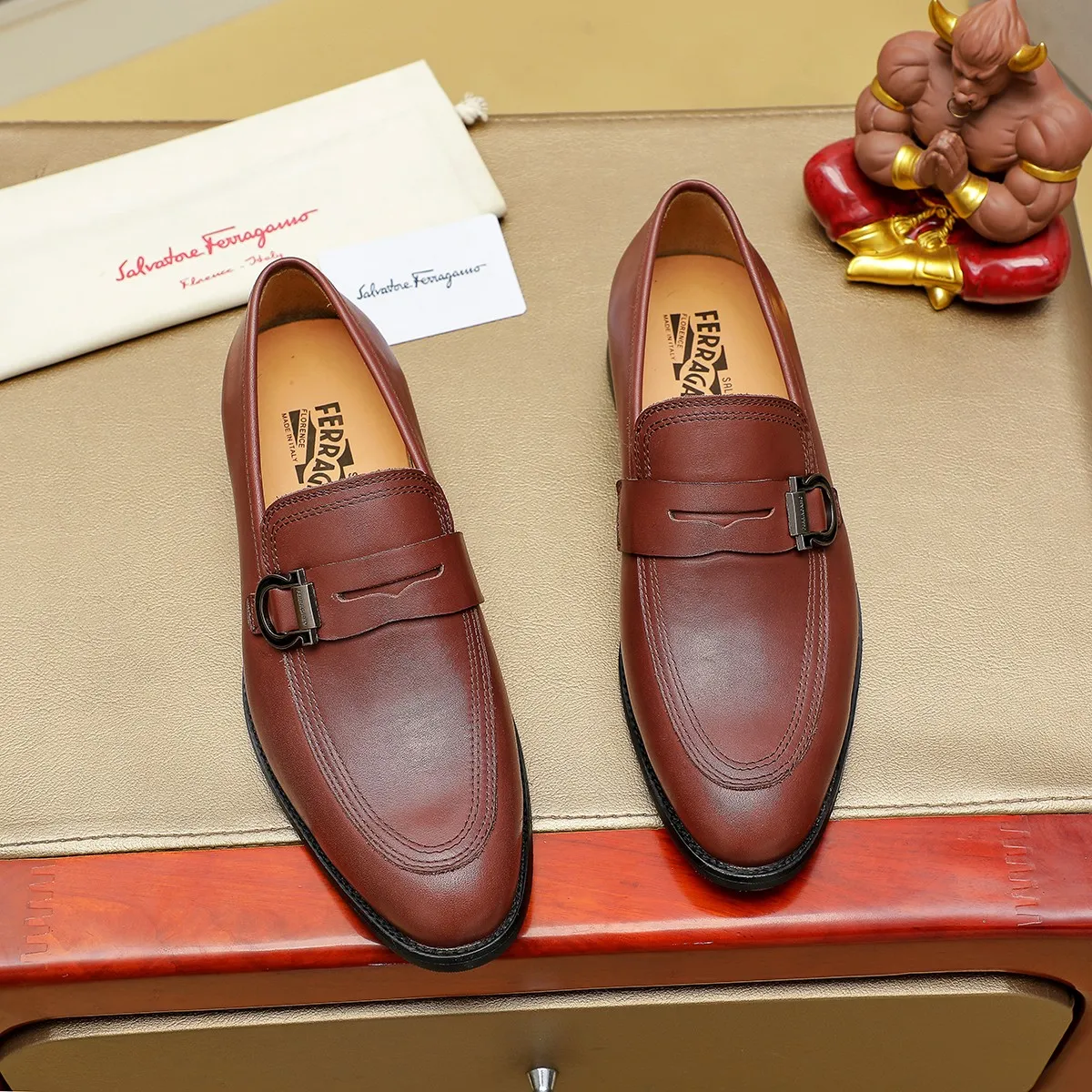 Men's shoes 💰460 Ferragamo [Ferragamo] top imported suit men's shoes 💯Original copy of the official website, product materials: selected imported embossed calfskin + luxury hardware buckle accessories ~ imported water-dyed cow 🐂 leather lining. Strong three-dimensional visual effect, original combination outsole, multiple colors available😘 Size: 39-44 (38.45.46. Customized)
